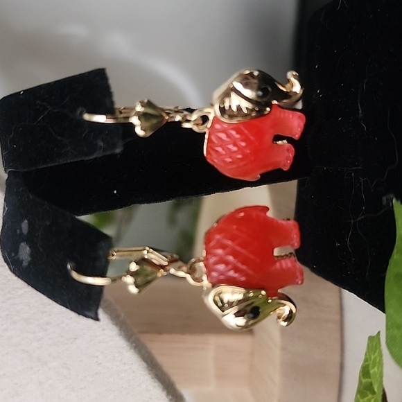 Gold Filled Necklace and Earrings Set Faux Red Jade Elephant - Picture 8 of 9